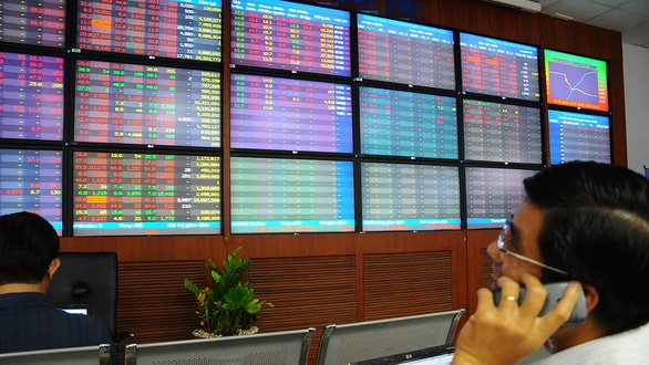 Thị trường chứng khoán Việt tiếp tục sụt giảm trong tuần giao dịch cuối 2022