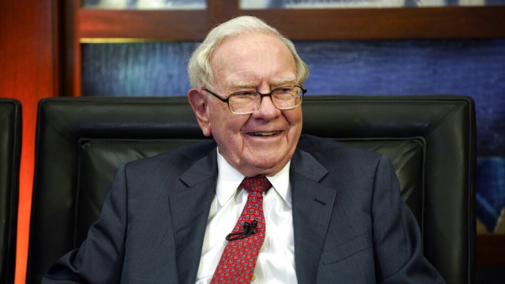 Warren Buffett thức thời “xả hàng” loạt cổ phiếu ngân hàng giảm giá