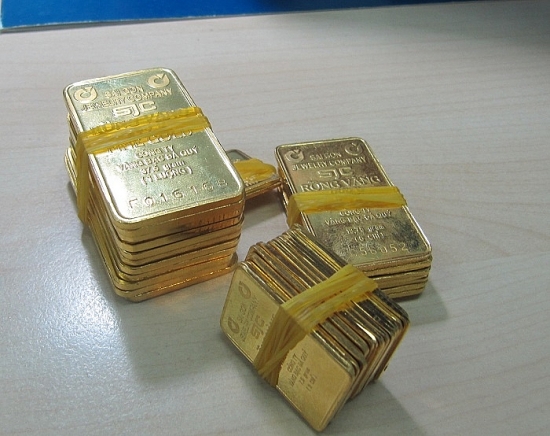 Bác bỏ tin đồn tạm dừng mua bán vàng miếng SJC