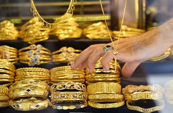 Nhu cầu vàng ở châu Á tăng mạnh mẽ trước mùa lễ hội bất chấp giá tăng cao