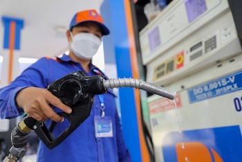 Bộ Tài chính giải thích lý do phải xuất hóa đơn từng lần bán xăng dầu