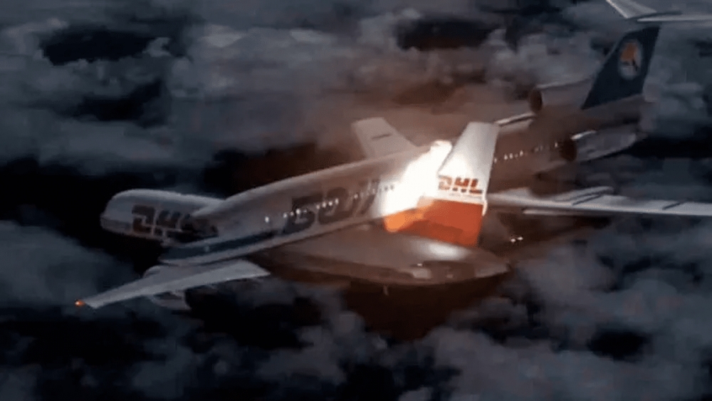 Hai máy bay đâm sầm khiến phần thân bị ‘xé toạc làm đôi’, toàn bộ hành khách đều thiệt mạng: Cận cảnh thảm họa hàng không kinh hoàng lịch sử