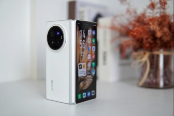 Vivo ra mắt mẫu điện thoại màn hình gập: Trang bị hiệu năng cực khủng, "đe dọa" Galaxy Z Fold5