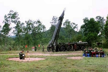 Cận cảnh tên lửa đạn đạo đầu tiên của Đông Nam Á do Việt Nam sở hữu: Tầm bắn lên tới 300km, có thể mang đầu đạn thuốc nổ nặng 1 tấn