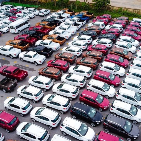 Dù đã giảm 50% lệ phí trước bạ, thị trường ô tô vẫn nhuốm màu xám xịt