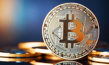Bitcoin hồi phục sau đợt điều chỉnh mạnh, giao dịch trên mốc 18.000 USD